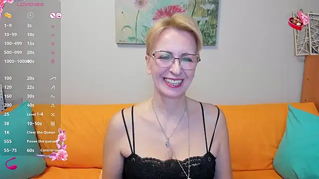 iamyourdream89 online show from March 11, 5:35 pm