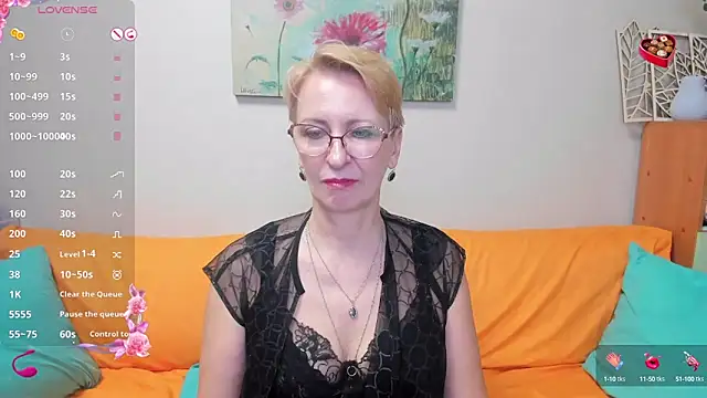 iamyourdream89 online show from March 18, 9:32 pm