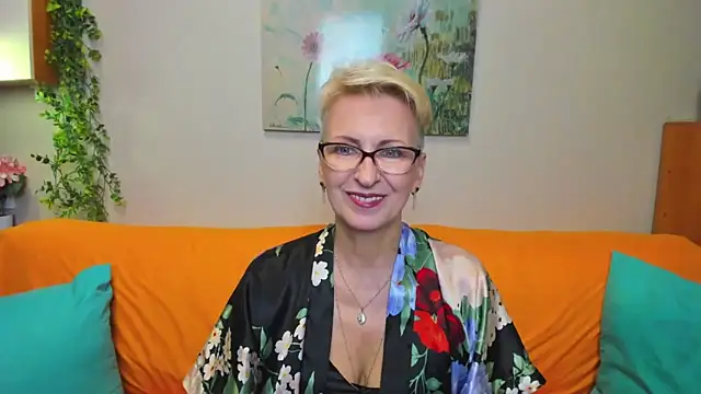 iamyourdream89 online show from December 1, 2:22 pm