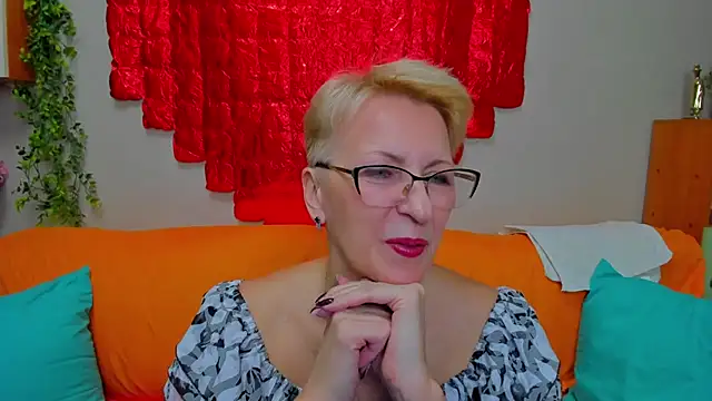 iamyourdream89 online show from February 16, 6:26 pm