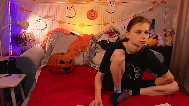 Frank Fraer online show from November 1, 5:15 pm