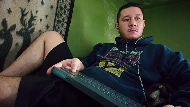 Snapshot of sweet_cock28 chatting on February 27, 3:37 pm sweet cock28 online show from February 27, 3:37 pm