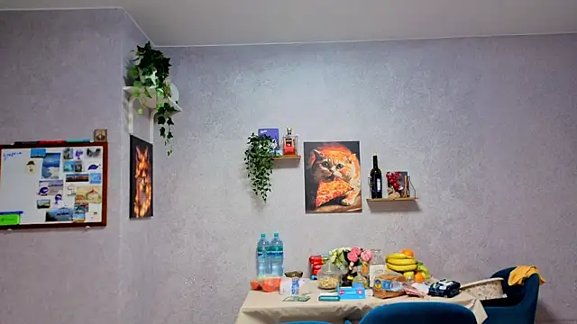 Katniss K online show from December 14, 1:38 pm