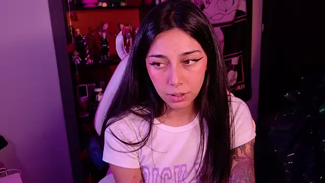 Snapshot of amber_yull chatting on June 23, 2:20 am amber yull online show from June 23, 2:20 am
