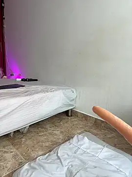 nicolette sweet  online show from March 11, 3:12 pm