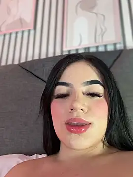 Snapshot of nicolette_sweet_ chatting on February 14, 12:29 am nicolette sweet online show from February 14, 12:29 am