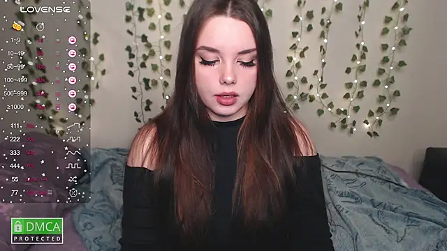 Snapshot of aliice_cutie chatting on January 24, 4:49 pm aliice cutie online show from January 24, 4:49 pm