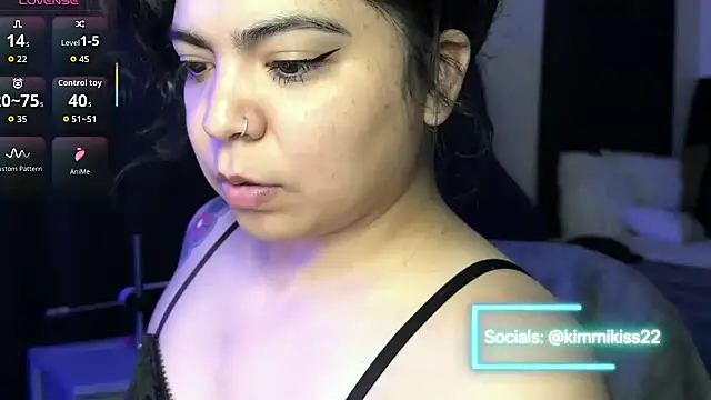 kimmiakiss22 online show from October 5, 12:20 am