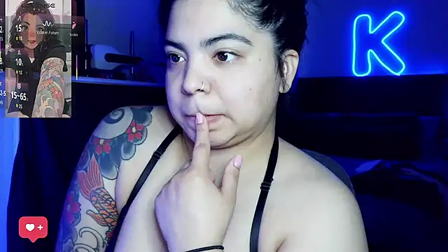 kimmiakiss22 online show from April 6, 10:33 pm