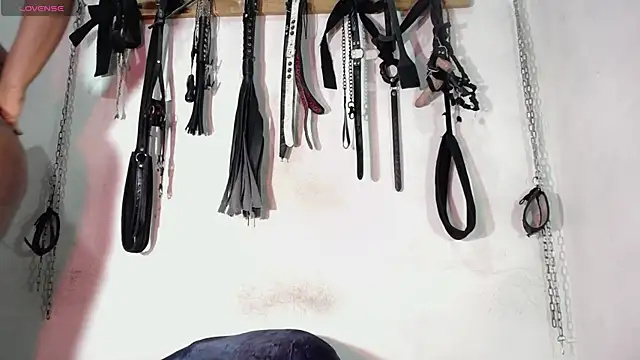 dangerouslyhot online show from February 21, 11:55 am