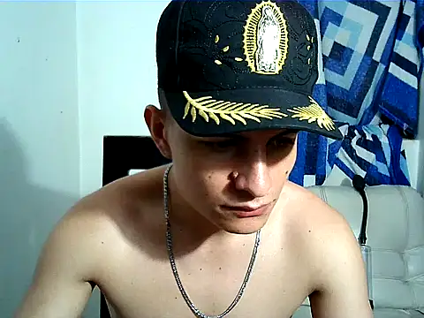 Snapshot of SHAT_SEX chatting on November 10, 7:35 pm SHAT SEX online show from November 10, 7:35 pm