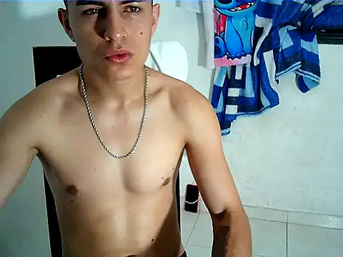 Snapshot of SHAT_SEX chatting on December 15, 1:59 pm SHAT SEX online show from December 15, 1:59 pm