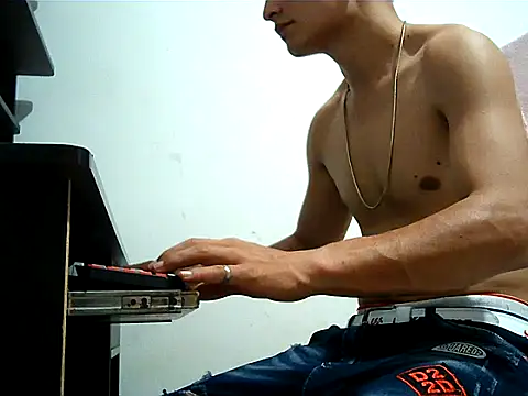 Snapshot of SHAT_SEX chatting on January 12, 12:32 pm SHAT SEX online show from January 12, 12:32 pm