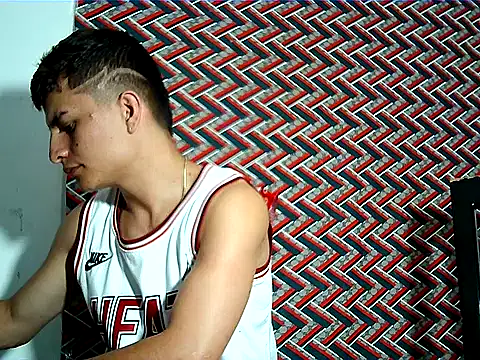 Snapshot of SHAT_SEX chatting on February 10, 3:54 am SHAT SEX online show from February 10, 3:54 am