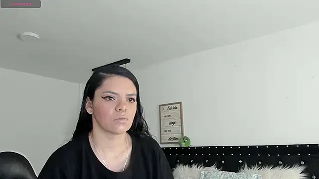 natasha logan  online show from January 26, 3:59 am