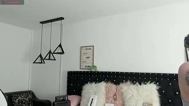 natasha logan  online show from February 15, 4:03 am