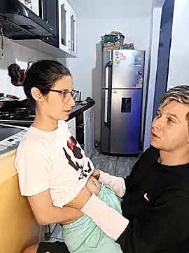 catire2323 online show from December 10, 2:38 am