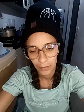 catire2323 online show from December 28, 6:39 am