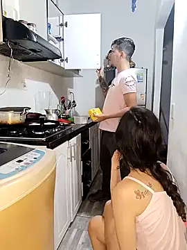 catire2323 online show from January 10, 10:04 pm