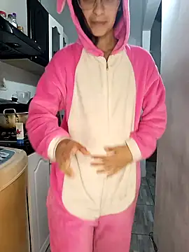 catire2323 online show from January 26, 3:48 am