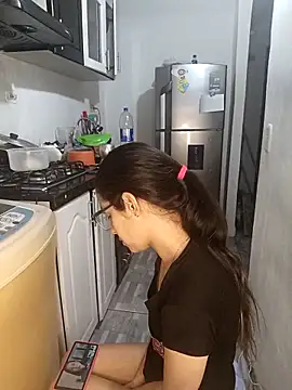 catire2323 online show from March 9, 3:32 am