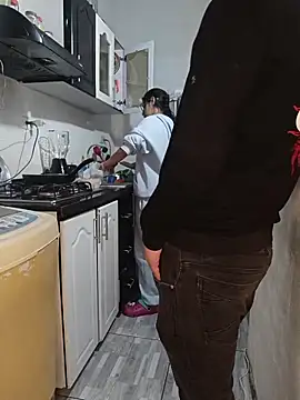 catire2323 online show from February 6, 1:10 am