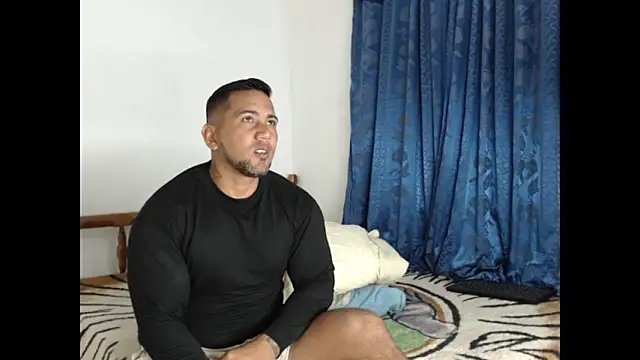 Snapshot of lover_1994 chatting on January 23, 9:08 am lover 1994 online show from January 23, 9:08 am