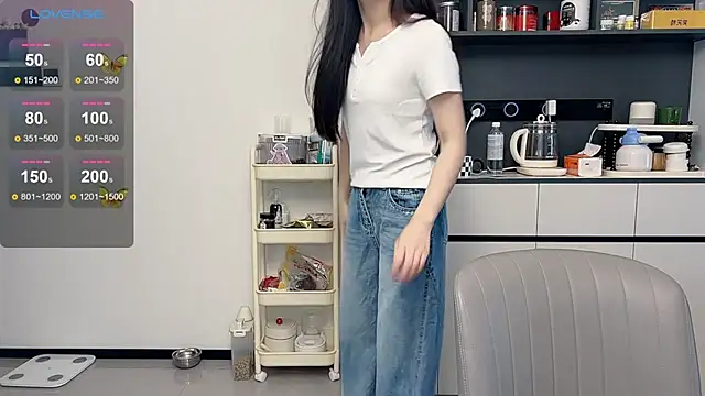 Judy520 online show from April 9, 11:43 pm