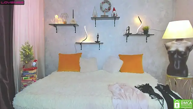 Snapshot of StripBianka chatting on December 8, 9:57 am StripBianka online show from December 8, 9:57 am