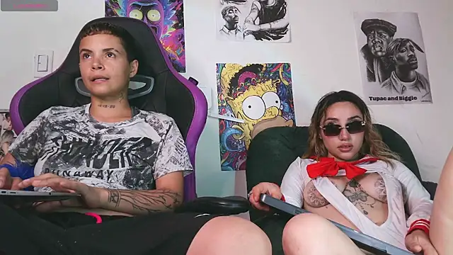 Snapshot of IM_MAYA chatting on December 19, 2:01 am IM MAYA online show from December 19, 2:01 am