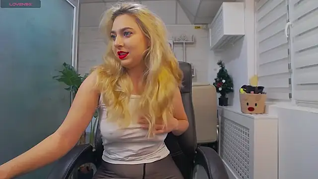 AvaBlue  online show from December 28, 4:08 am