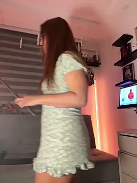 Snapshot of crystal_bunny7 chatting on September 10, 1:49 am crystal bunny7 online show from September 10, 1:49 am