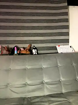 Snapshot of crystal_bunny7 chatting on October 13, 1:27 am crystal bunny7 online show from October 13, 1:27 am