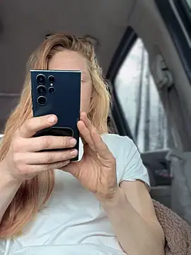 GoldenFlameGoddess online show from February 23, 4:15 pm