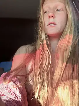 Snapshot of GoldenFlameGoddess chatting on July 7, 2:32 pm GoldenFlameGoddess online show from July 7, 2:32 pm