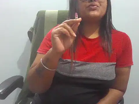 Snapshot of gyanvi1 chatting on December 22, 11:33 am gyanvi1 online show from December 22, 11:33 am