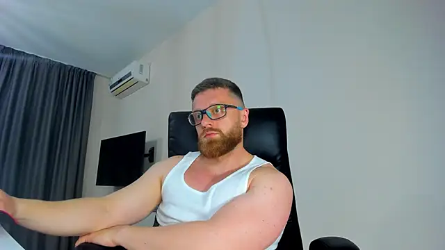 Snapshot of Findom_guy chatting on April 28, 11:21 pm Findom guy online show from April 28, 11:21 pm