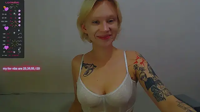 Snapshot of amelia_lye chatting on September 13, 5:02 pm amelia lye online show from September 13, 5:02 pm