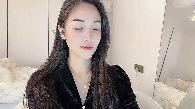 Snapshot of MIa59 chatting on February 11, 12:37 am MIa59 online show from February 11, 12:37 am