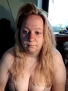 Snapshot of D_Marinna chatting on March 13, 2:45 pm D Marinna online show from March 13, 2:45 pm