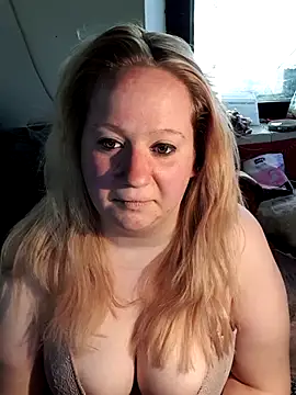 Snapshot of D_Marinna chatting on March 14, 2:22 pm D Marinna online show from March 14, 2:22 pm