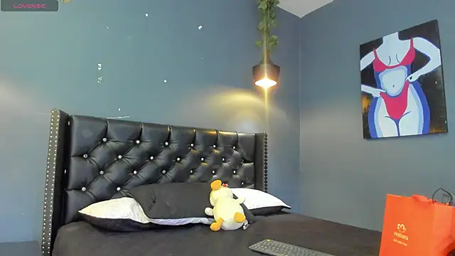 Sophiietaylor online show from November 19, 11:32 am