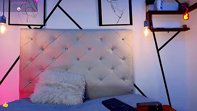 Snapshot of violetasimonz chatting on February 13, 9:55 pm violetasimonz online show from February 13, 9:55 pm