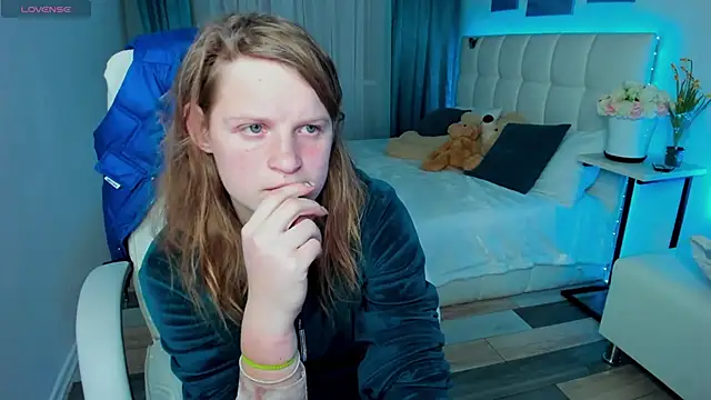 Kathlyn  Heath online show from March 11, 9:48 pm