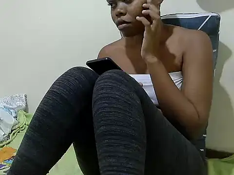 Snapshot of maggyjan chatting on June 6, 10:47 pm maggyjan online show from June 6, 10:47 pm
