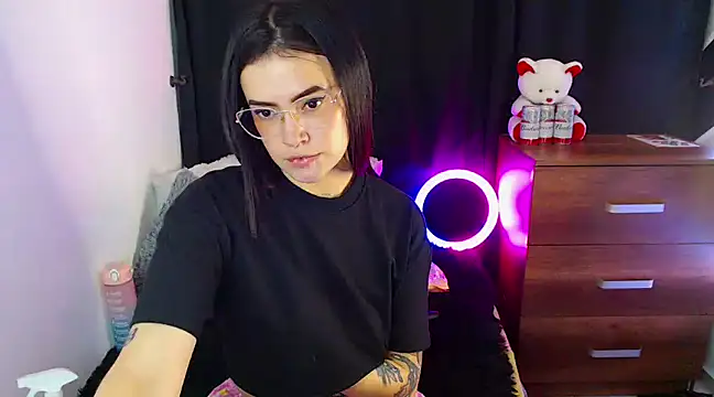 Snapshot of Isa_Maiden1 chatting on December 28, 6:39 am Isa Maiden1 online show from December 28, 6:39 am