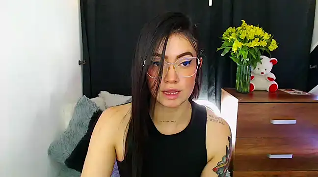 Snapshot of Isa_Maiden1 chatting on January 8, 10:27 pm Isa Maiden1 online show from January 8, 10:27 pm