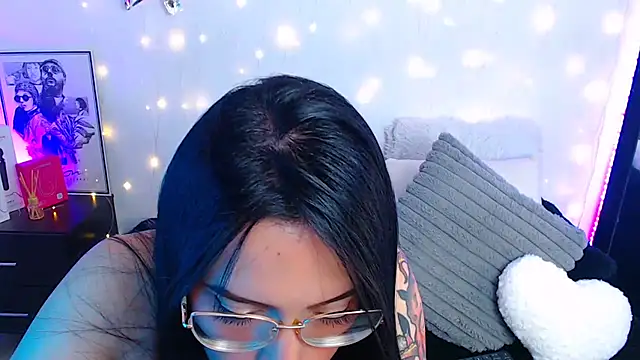 Snapshot of Isa_Maiden1 chatting on June 2, 5:48 pm Isa Maiden1 online show from June 2, 5:48 pm