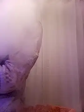 Snapshot of cammyquart chatting on December 4, 7:39 am cammyquart online show from December 4, 7:39 am