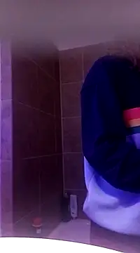 Snapshot of cammyquart chatting on January 4, 3:18 am cammyquart online show from January 4, 3:18 am